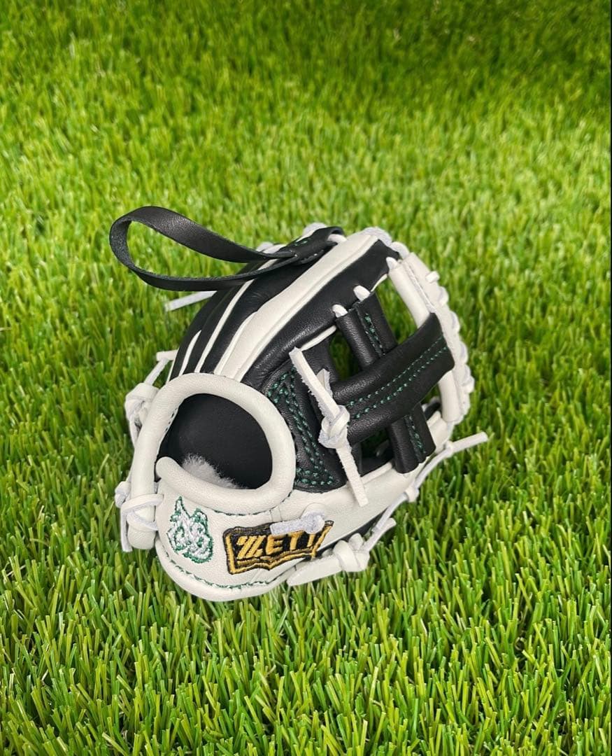 新品！【数量限定】吉川尚輝 2025年　誕生日記念 ミニチュアグラブ