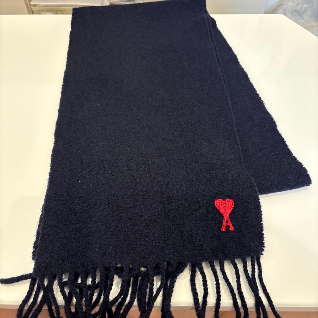 @ゆーー　AMI PARIS ネイビー マフラー ハート刺繍