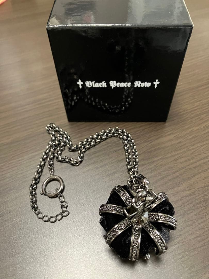 BLACK PEACE NOW クラウンネックレス ブラック