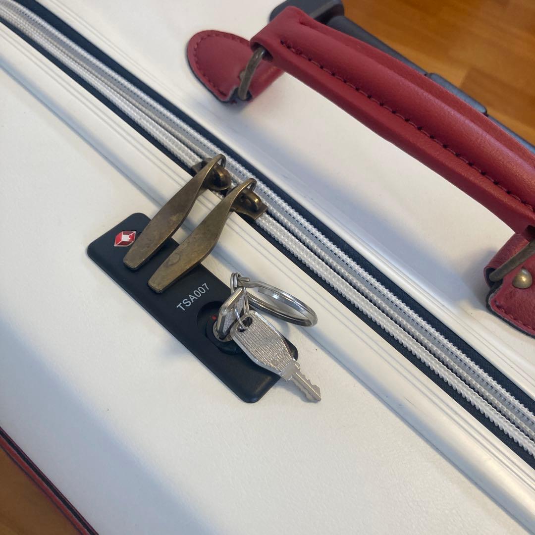 ⭐️キャリーケース 白×赤 レトロ 廃盤レア⭐️