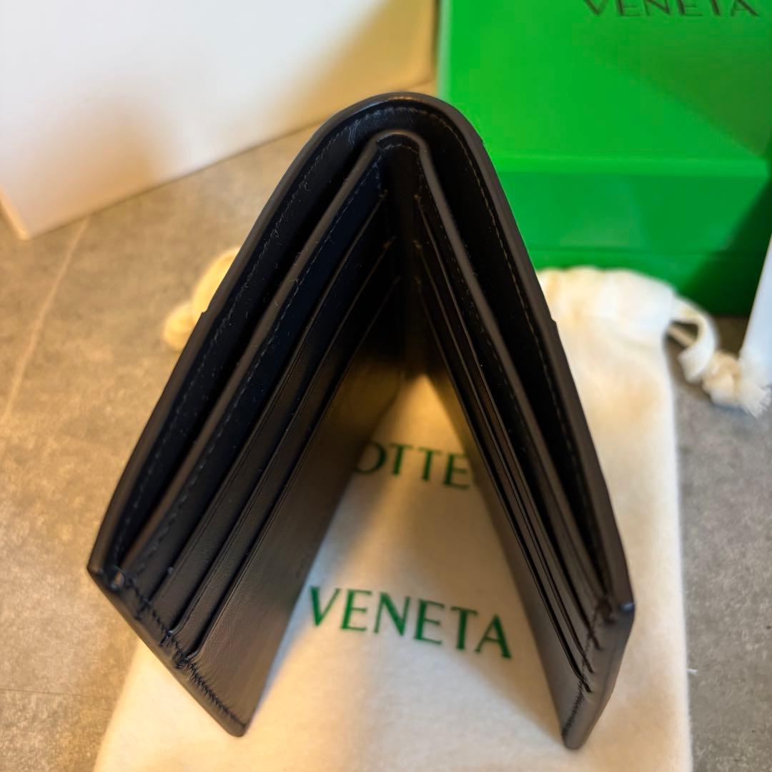 未使用品　ボッテガヴェネタ　折り財布　マキシイントレ　ブラック