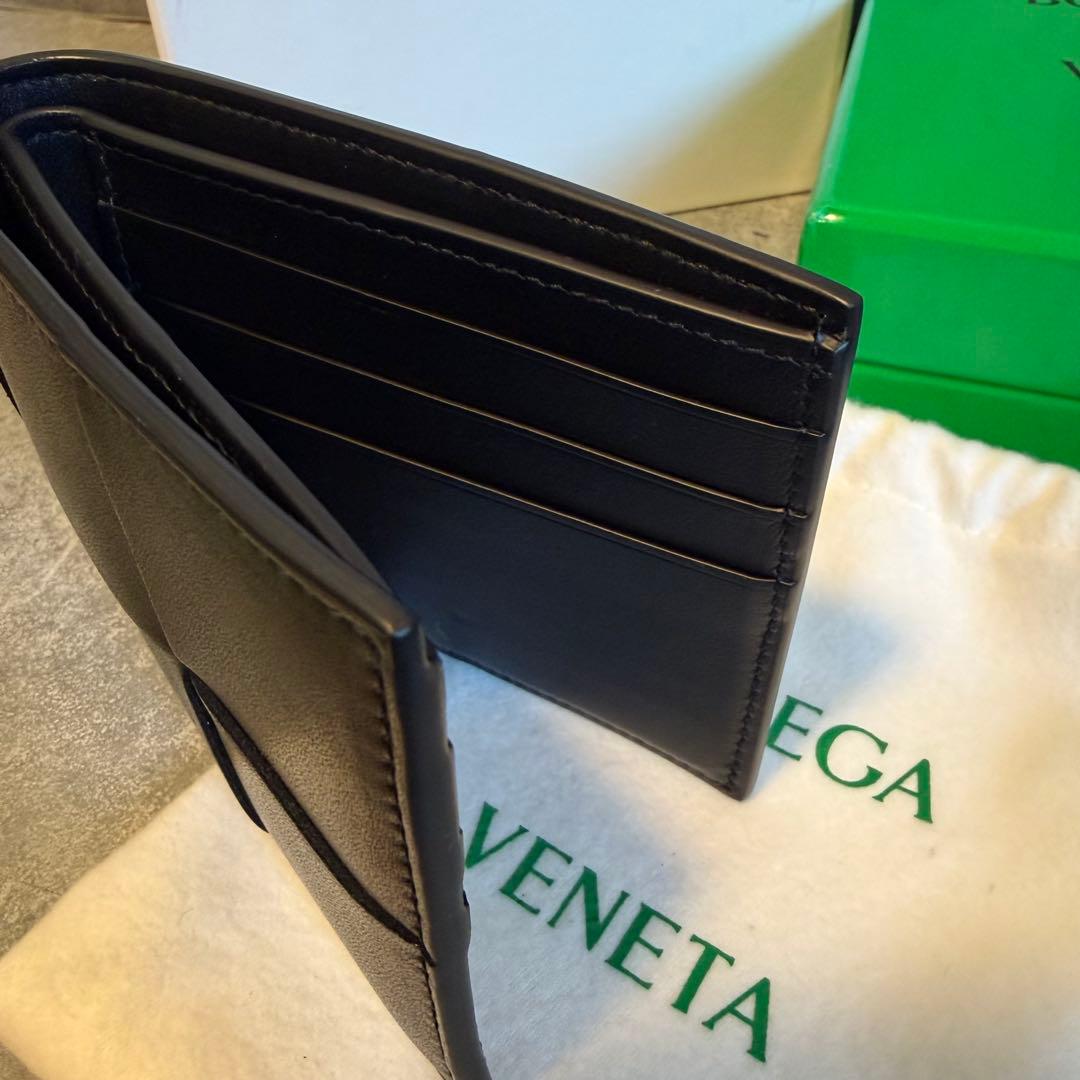 未使用品　ボッテガヴェネタ　折り財布　マキシイントレ　ブラック