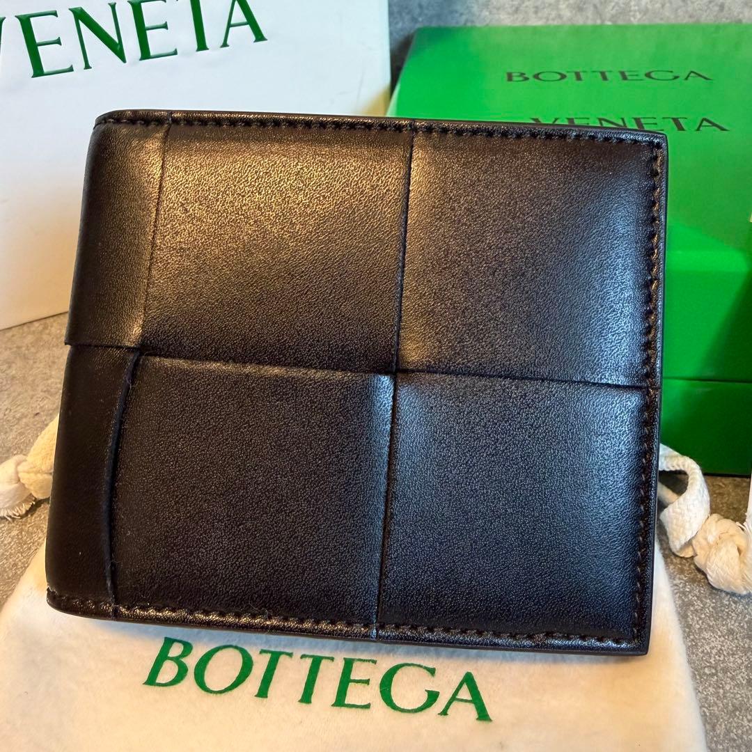 未使用品　ボッテガヴェネタ　折り財布　マキシイントレ　ブラック
