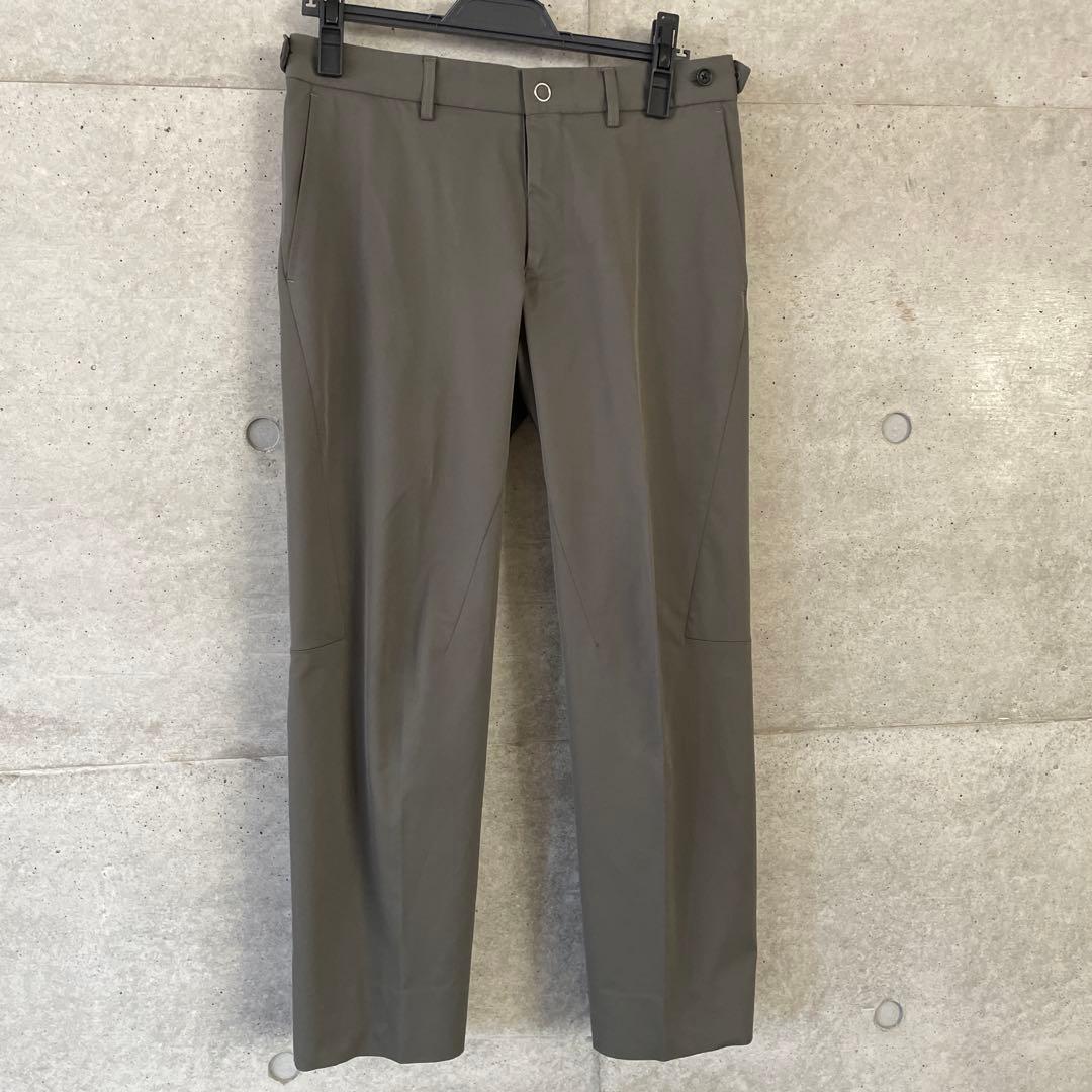 DESCENTE グレー スリムフィット セットアップ