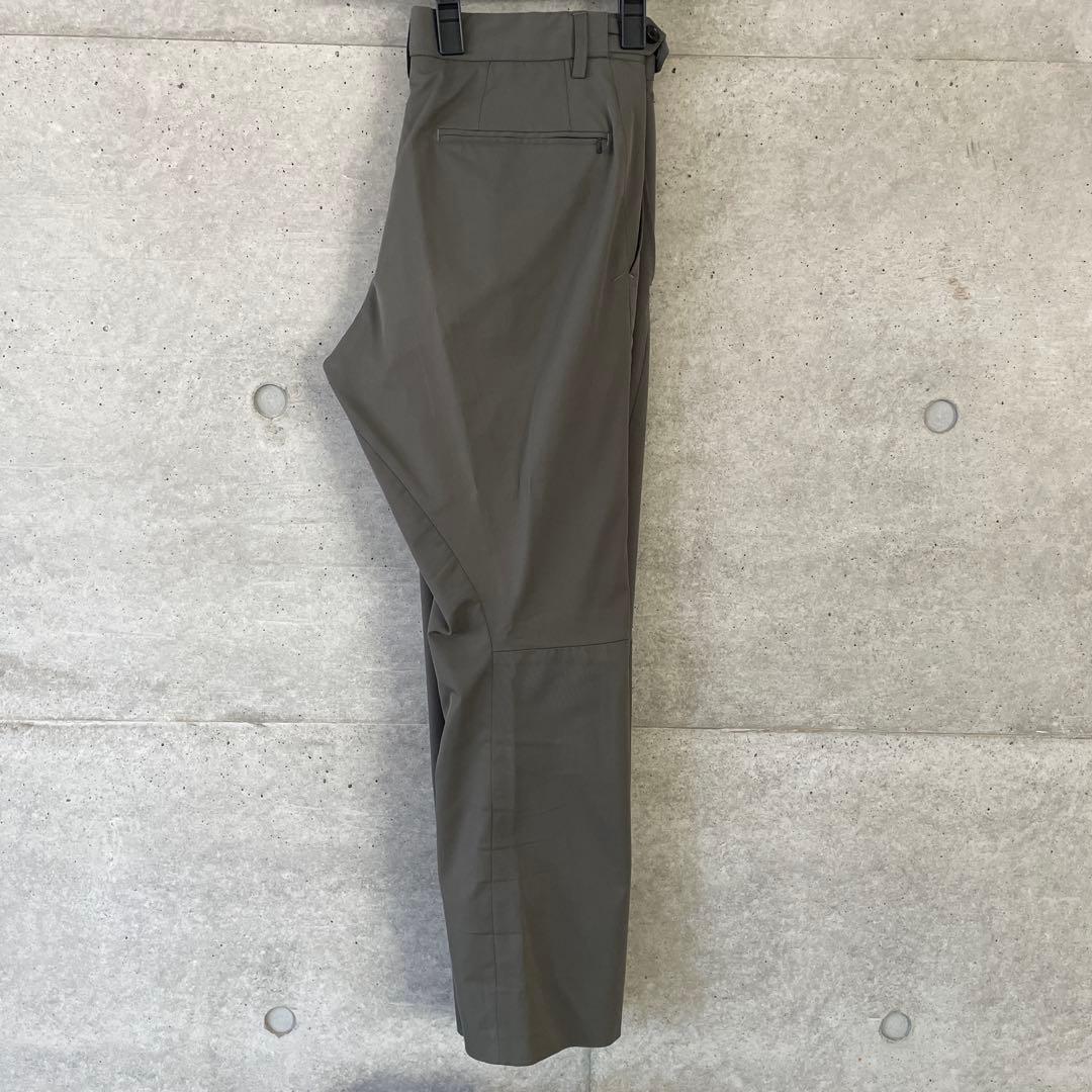 DESCENTE グレー スリムフィット セットアップ