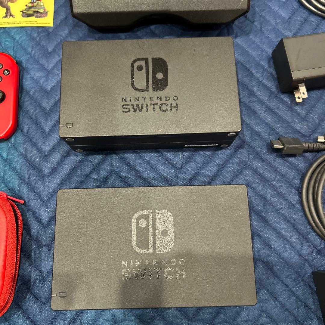 Switch本体、ドック２台 マイクロSD 256GB、プロコン2個、ケース付