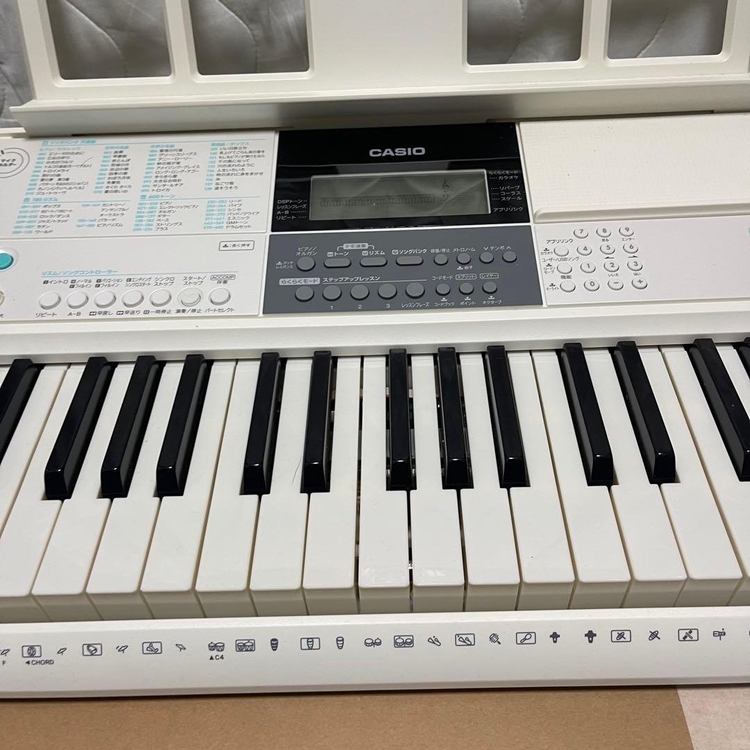 CASIO　カシオ　光ナビゲーション電子ピアノ　2019年製　LK－516