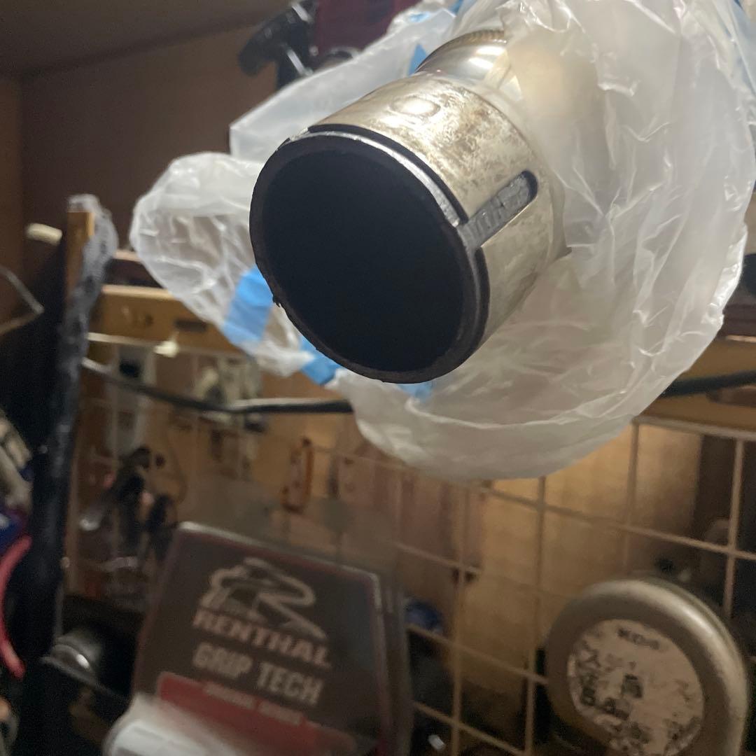 CB１３００TSR マフラー へこみ傷あり