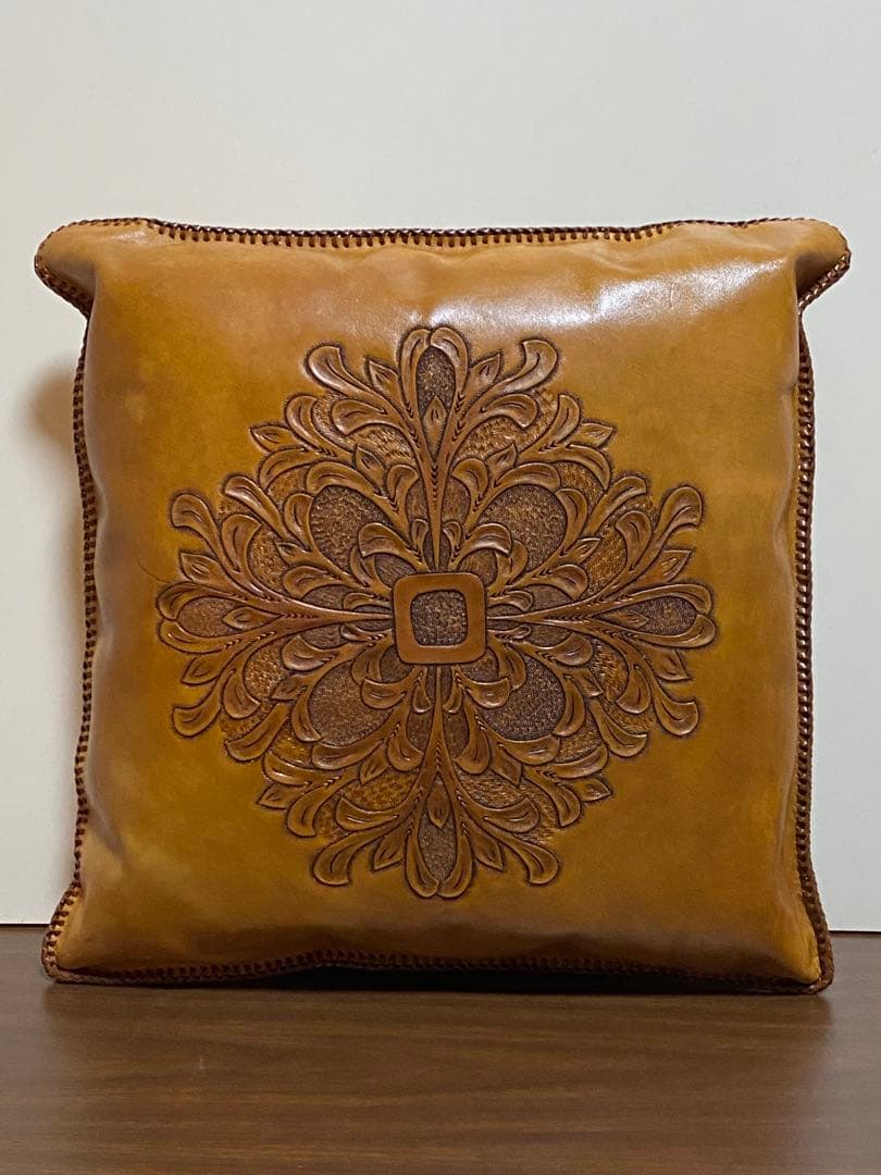 レザー 本革 カービング加工 クッション インテリア 編み込み