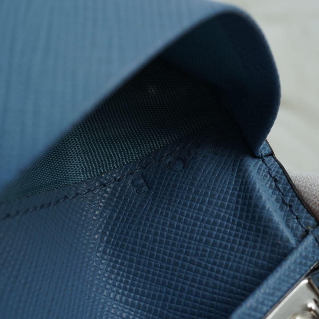 未使用品　箱付き　PRADA プラダ　キーケース　サフィアーノ　ブラック　希少