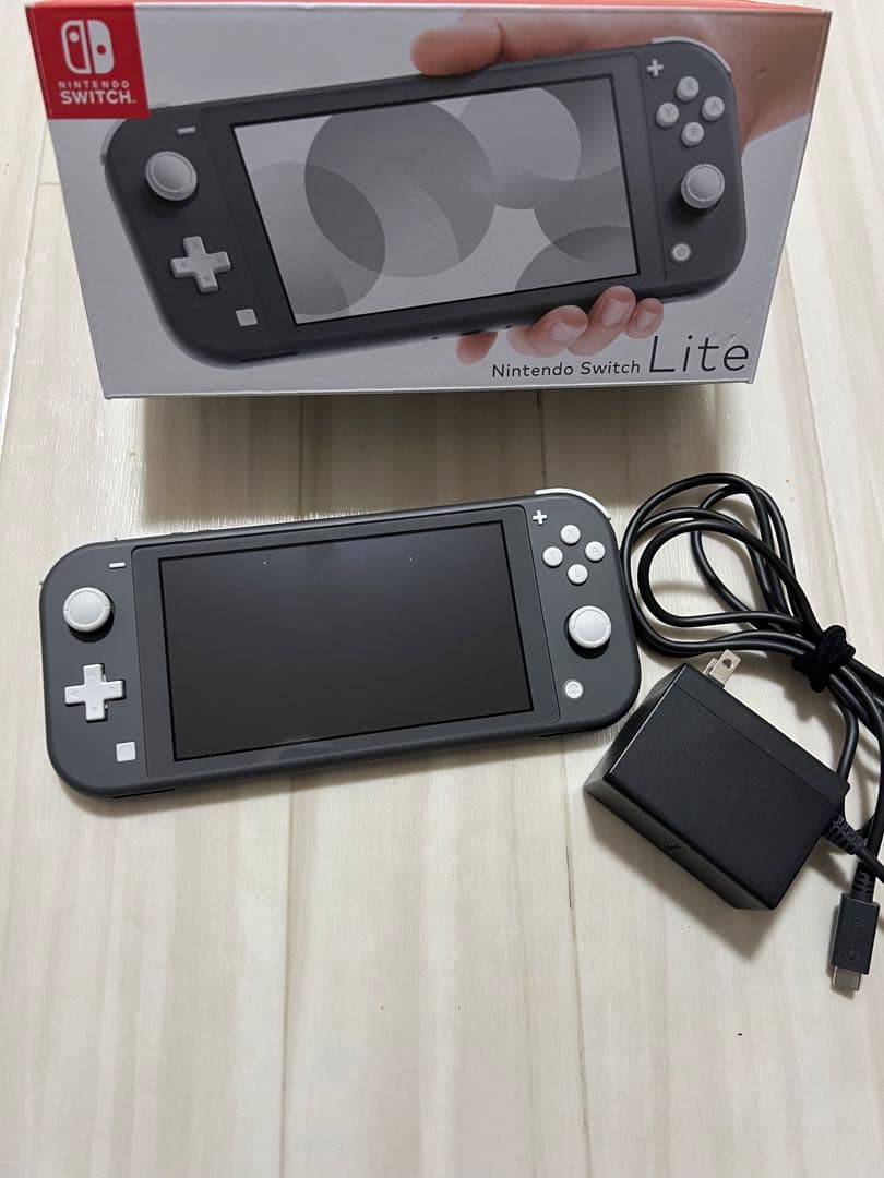Nintendo Switch Lite グレー本体，充電器，箱付き