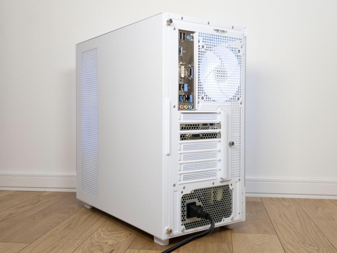 白ゲーミングPC RTX2060 / i7-4770 / SSD 512GB