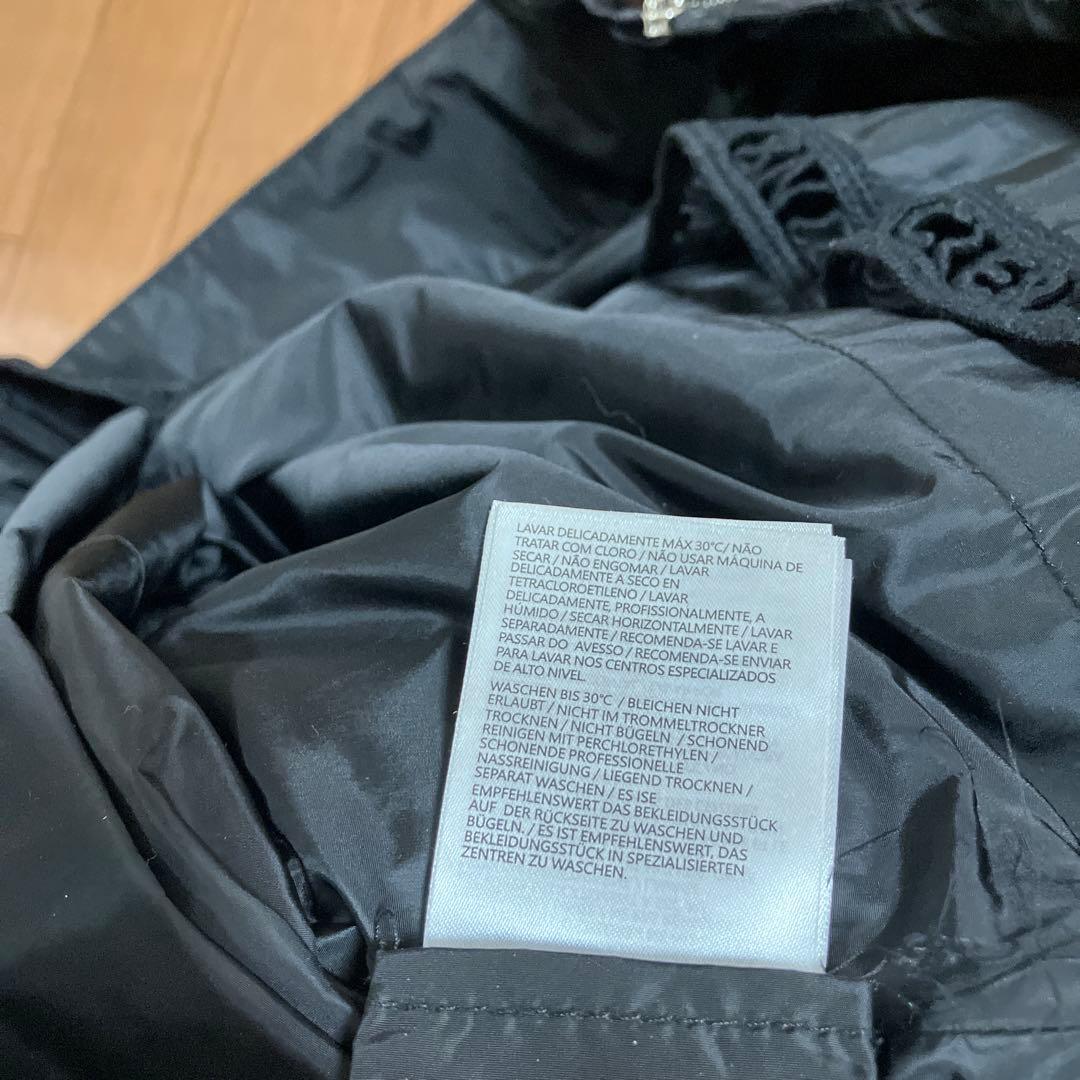 春⭐️裾可愛いブルゾン美品11号ヘルノモンクレール訳あり