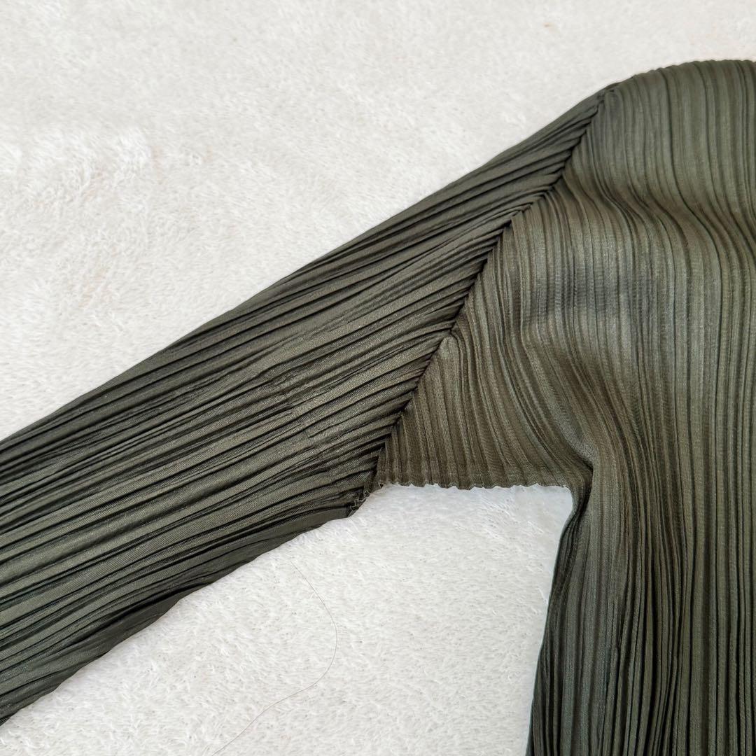 極美品✨PLEATS PLEASE 斜めプリーツ　カーキ　長袖　トップス　変形