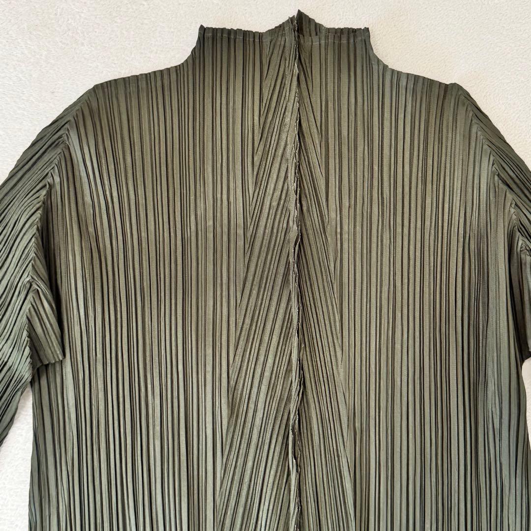 極美品✨PLEATS PLEASE 斜めプリーツ　カーキ　長袖　トップス　変形