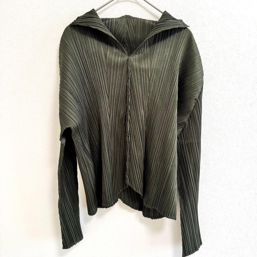 極美品✨PLEATS PLEASE 斜めプリーツ　カーキ　長袖　トップス　変形