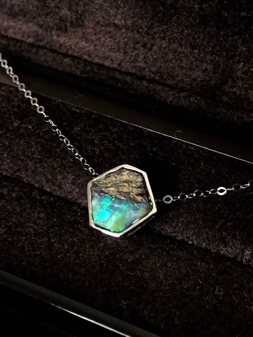 ヘキサゴン　オパールネックレストップ　六角形