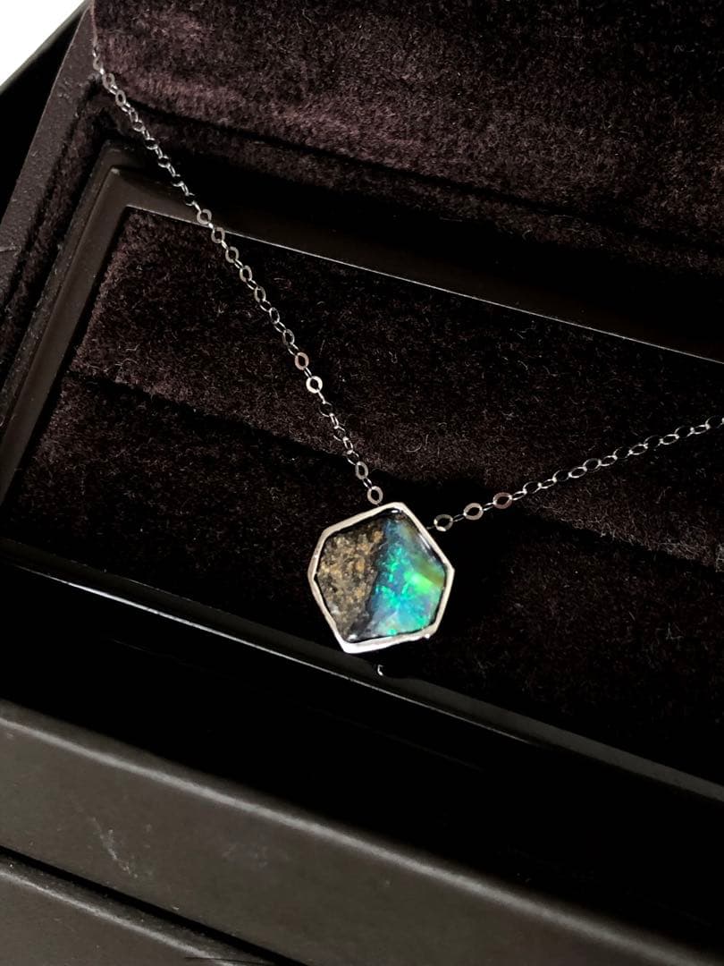 ヘキサゴン　オパールネックレストップ　六角形