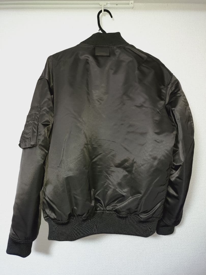 ユニクロ　ダウンジャケット　MA-1　グレー