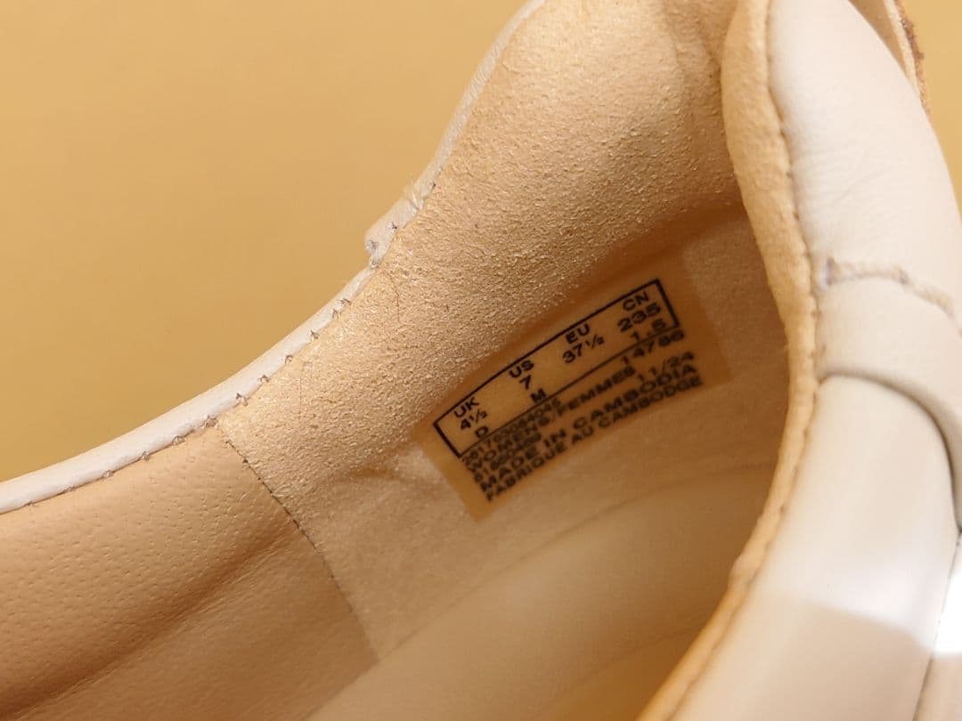 Clarks スニーカー Hollyhock ホリーホックウォーク　厚底　軽量