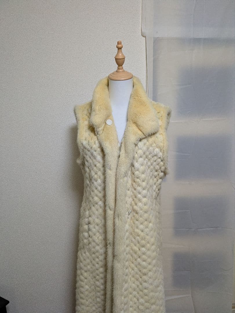 y*8様 特割！寒風にも暖かい！毛皮ノースリーブ ファーミンクコート