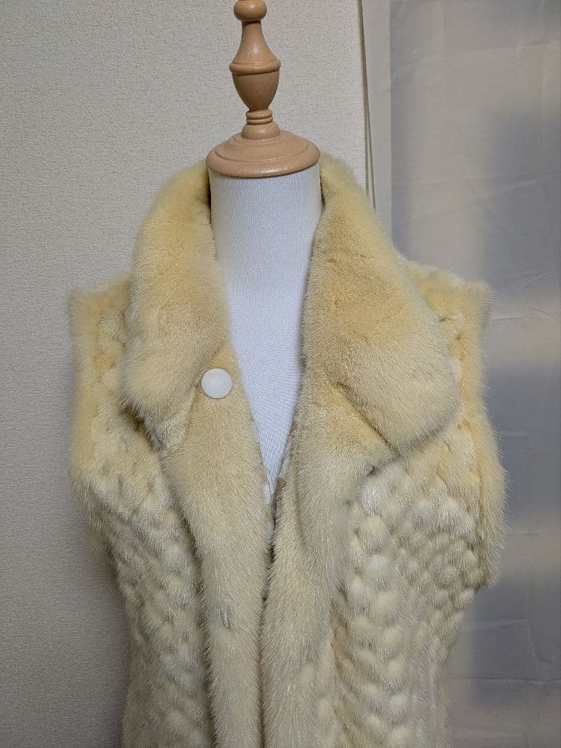 y*8様 特割！寒風にも暖かい！毛皮ノースリーブ ファーミンクコート