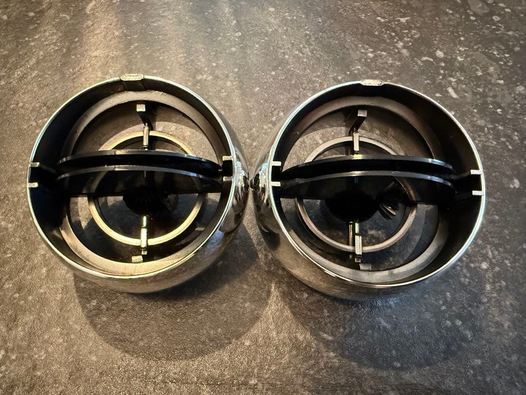 【超美品】大切な車には綺麗なアイテムを☆☆ ラスト1セットになりました！