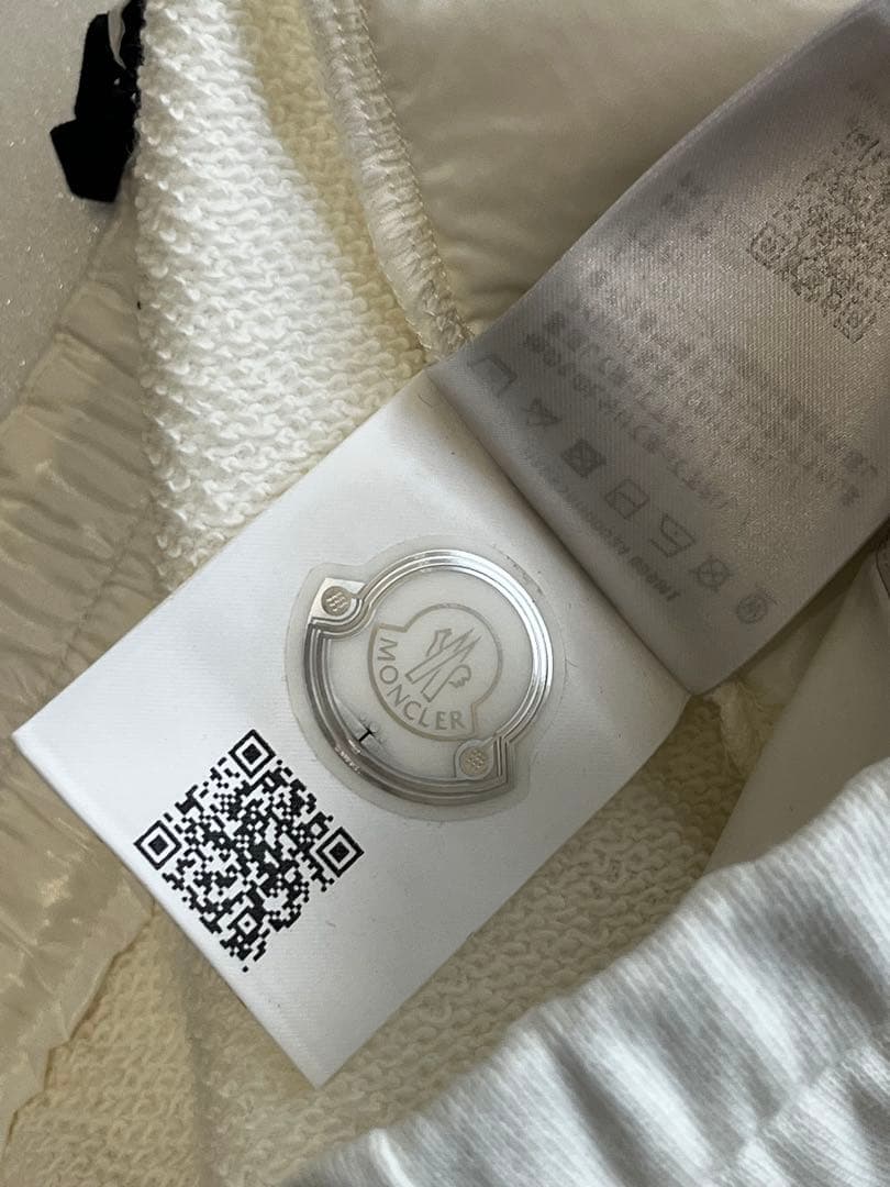 MONCLER ハーフパンツ ユニセックス