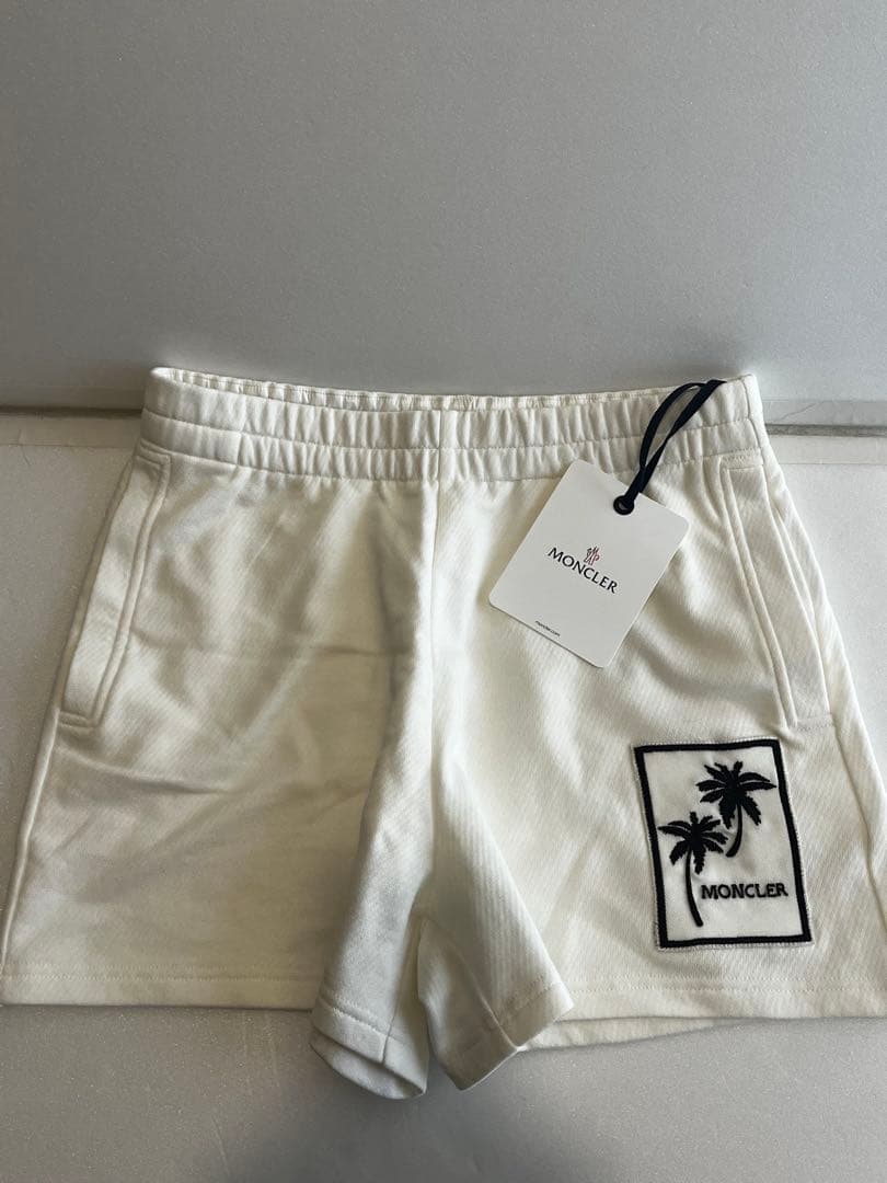 MONCLER ハーフパンツ ユニセックス