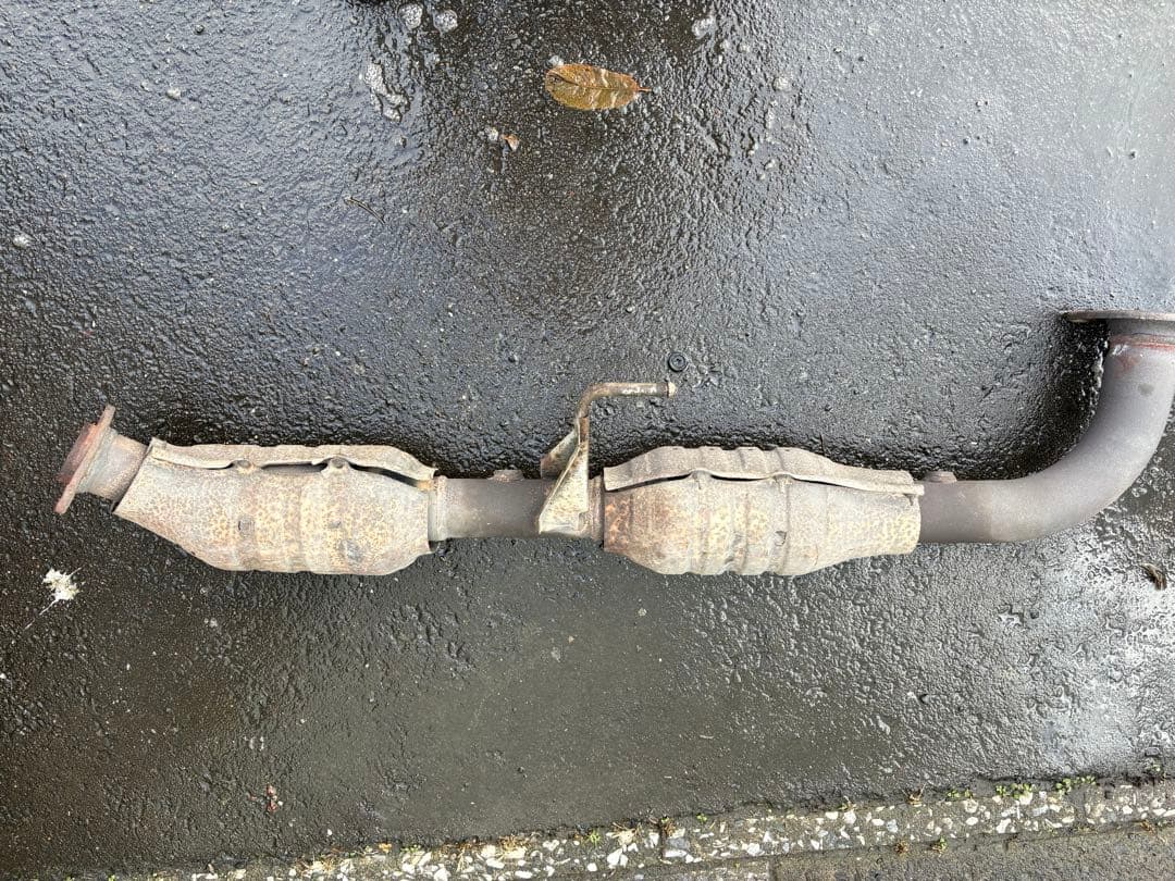 ハイエース　触媒