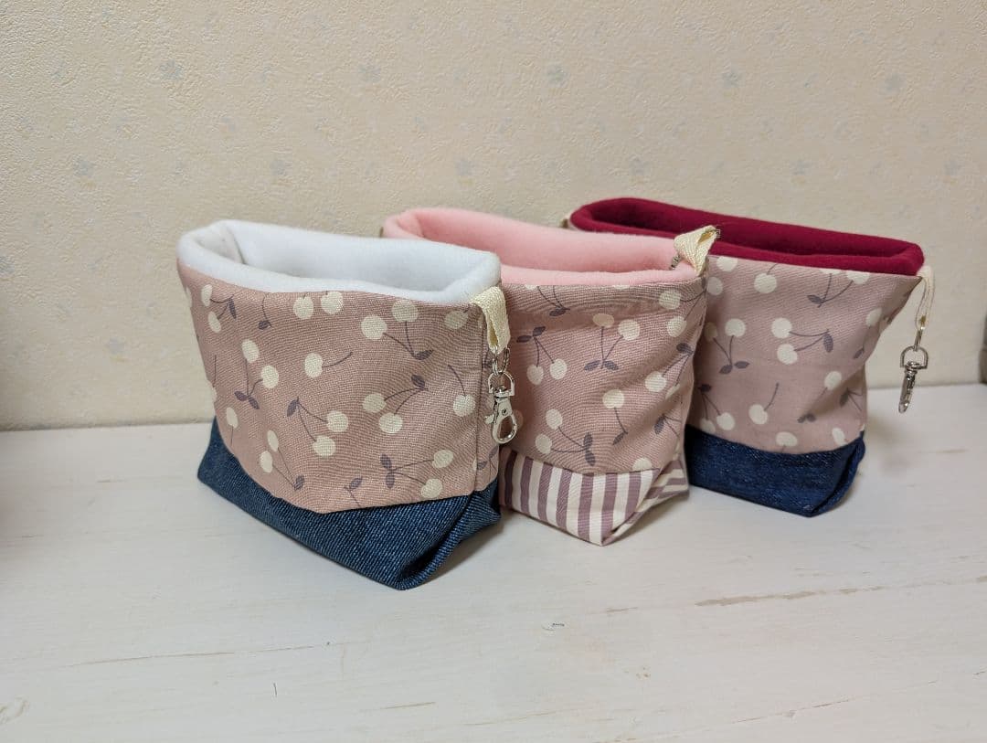 【かりん】モモンガポーチ