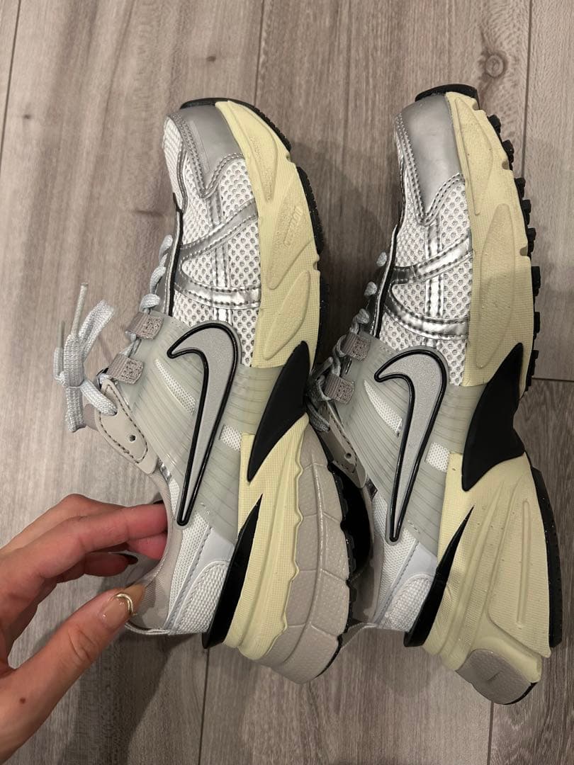 NIKE W V2K RUN / ナイキ ウィメンズ V2K ラン 【SP】