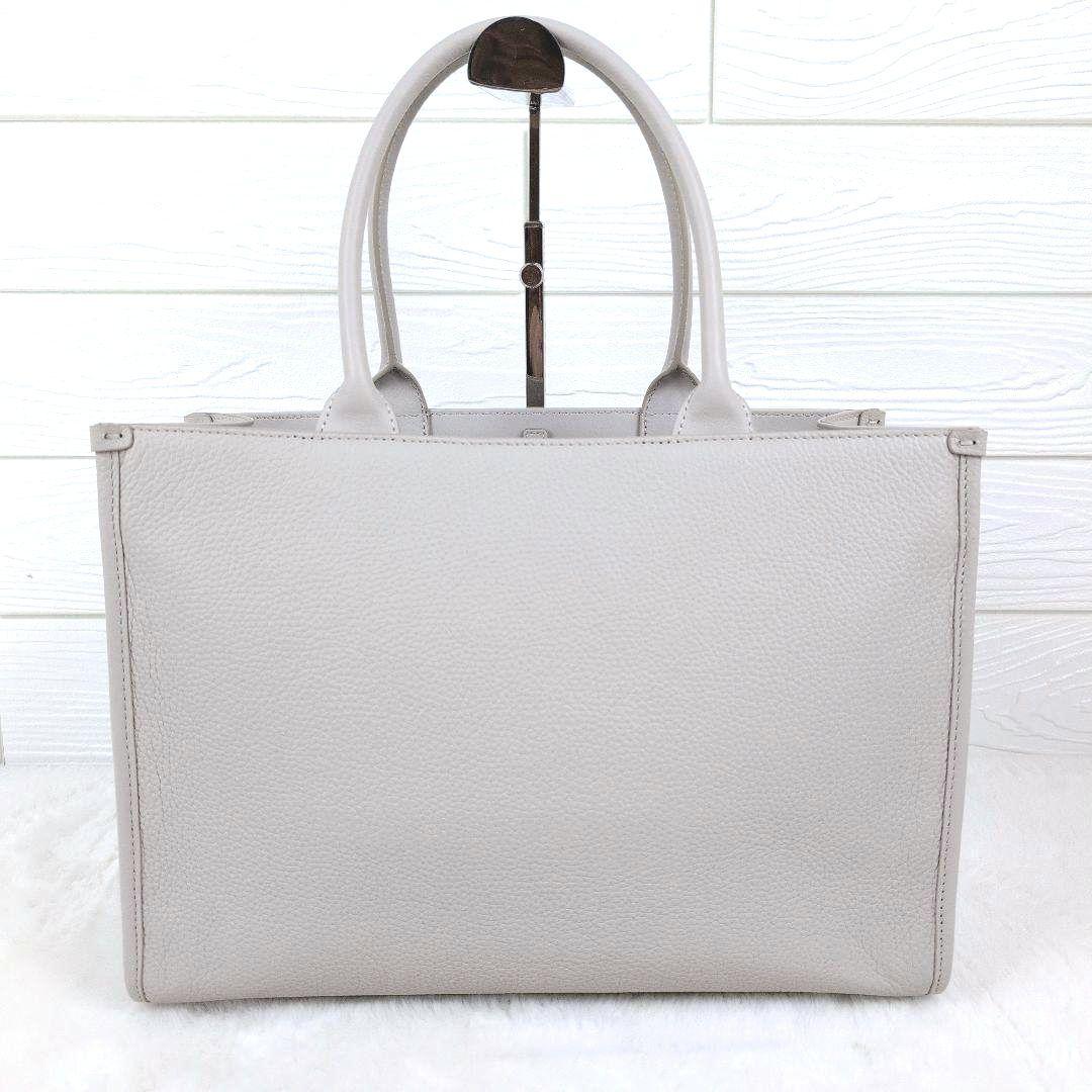 未使用級✨FURLA トートバッグ ワンダー A4収納可 2way 自立 レザー