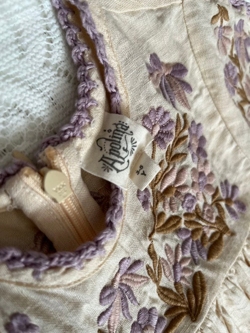 美品　apolina ワンピース　3-5y