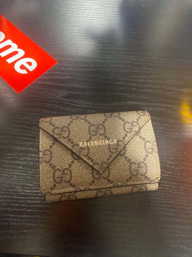 小物 gucci balenciaga