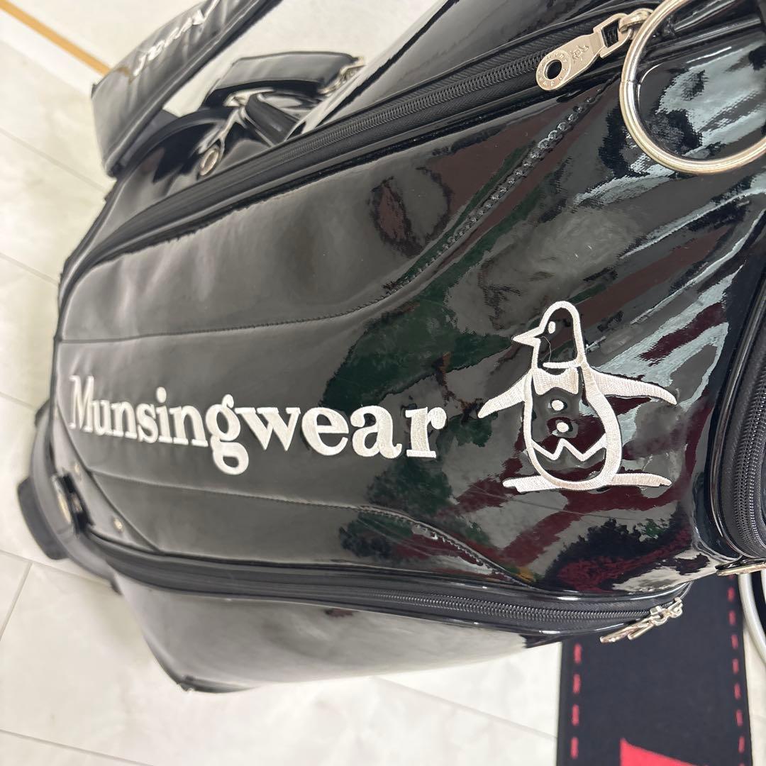 マンシングウェア MUNSINGWEAR ブラック エナメルキャディーバッグ