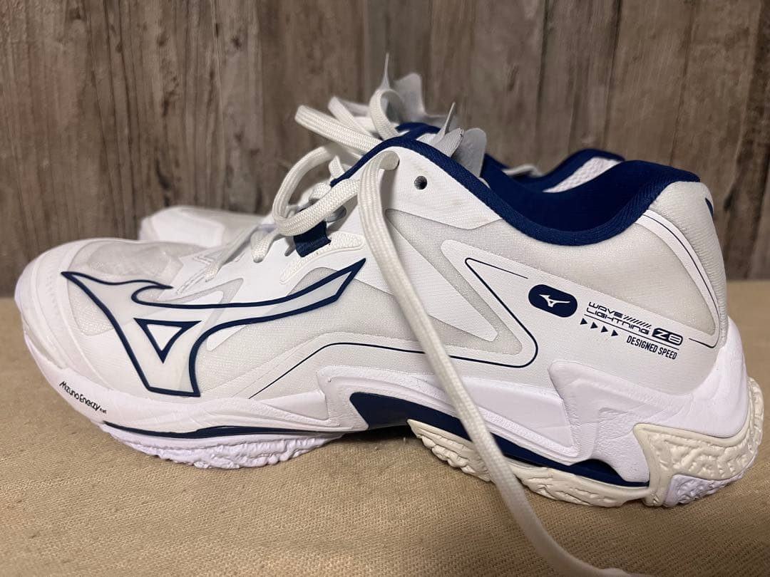 Mizuno Wave Lightning Z8 ホワイト/ネイビー