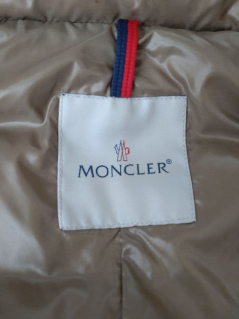 ✨MONCLER✨ベスト/ワッペン/高級/ベージュ/予備ボタン付き/S