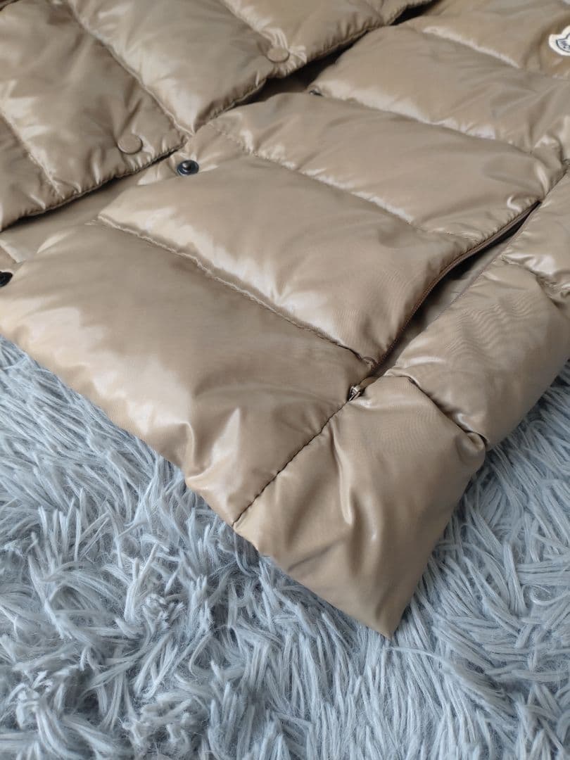 ✨MONCLER✨ベスト/ワッペン/高級/ベージュ/予備ボタン付き/S