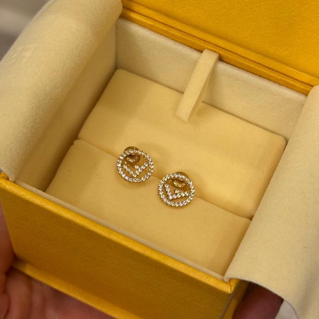 フェンディ ピアス ゴールド