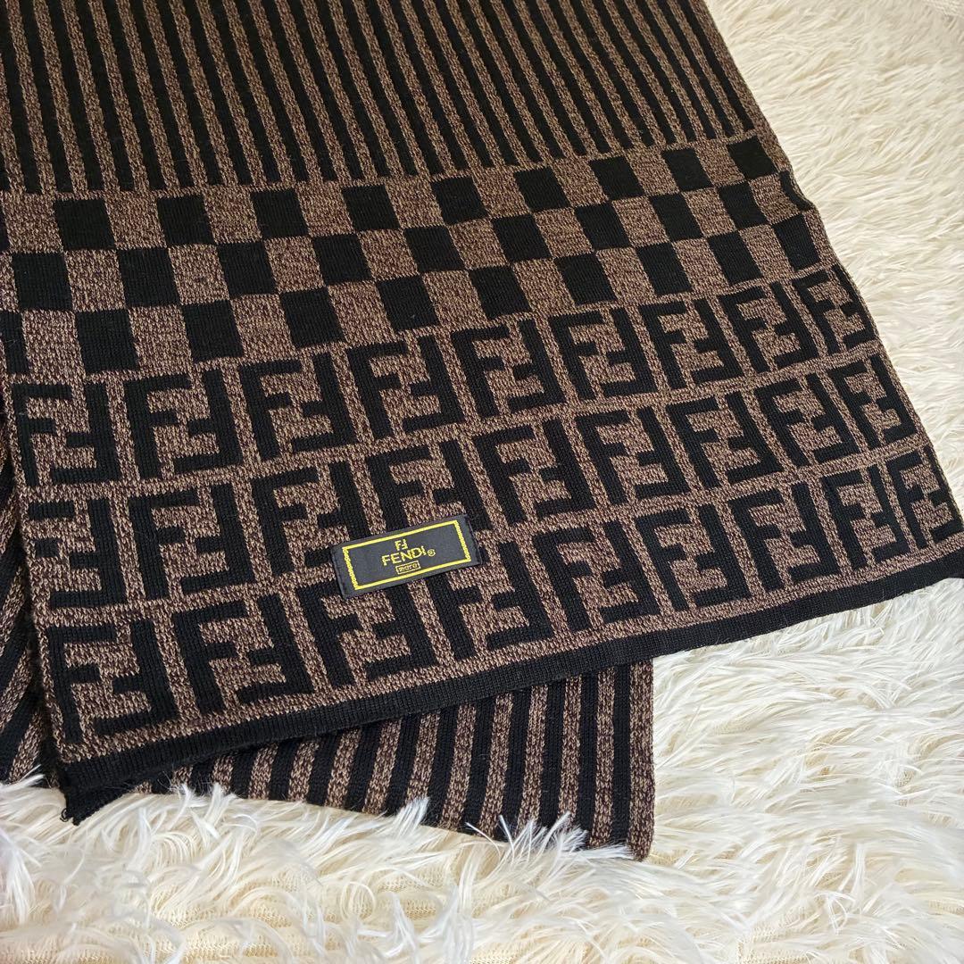 FENDIフェンディ ズッカ柄FFモノグラムマフラー