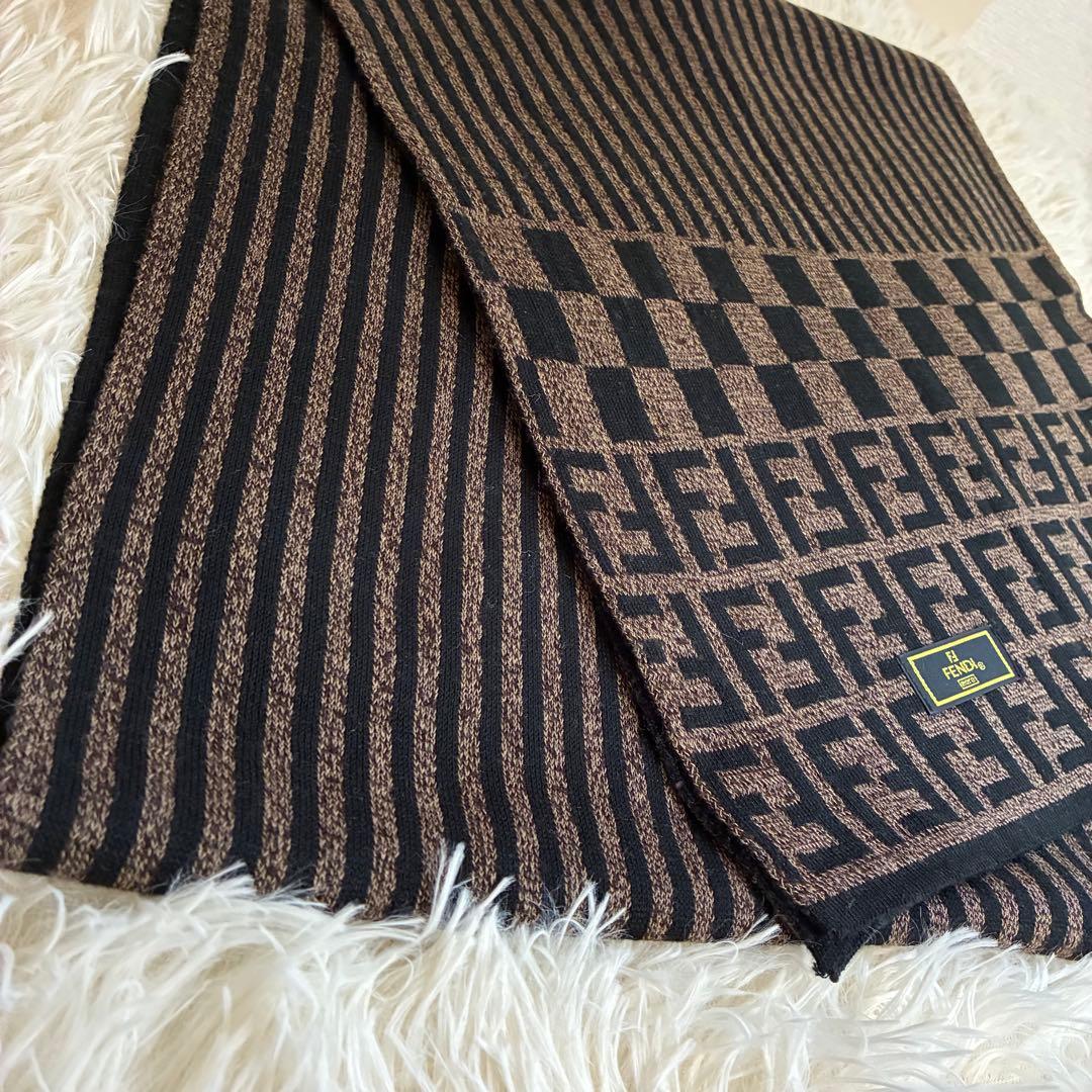 FENDIフェンディ ズッカ柄FFモノグラムマフラー