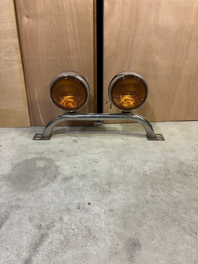 三菱ジープ　フォグランプ