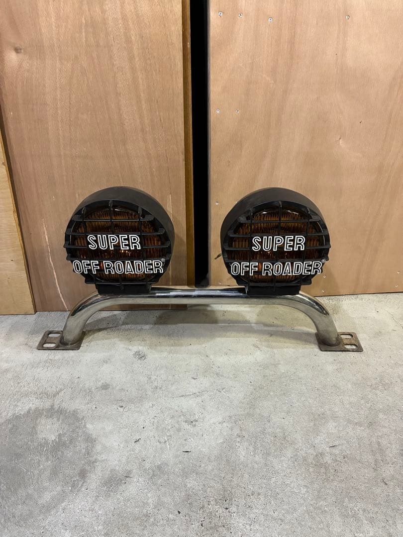 三菱ジープ　フォグランプ