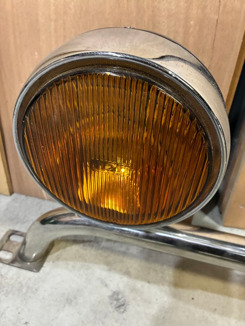 三菱ジープ　フォグランプ