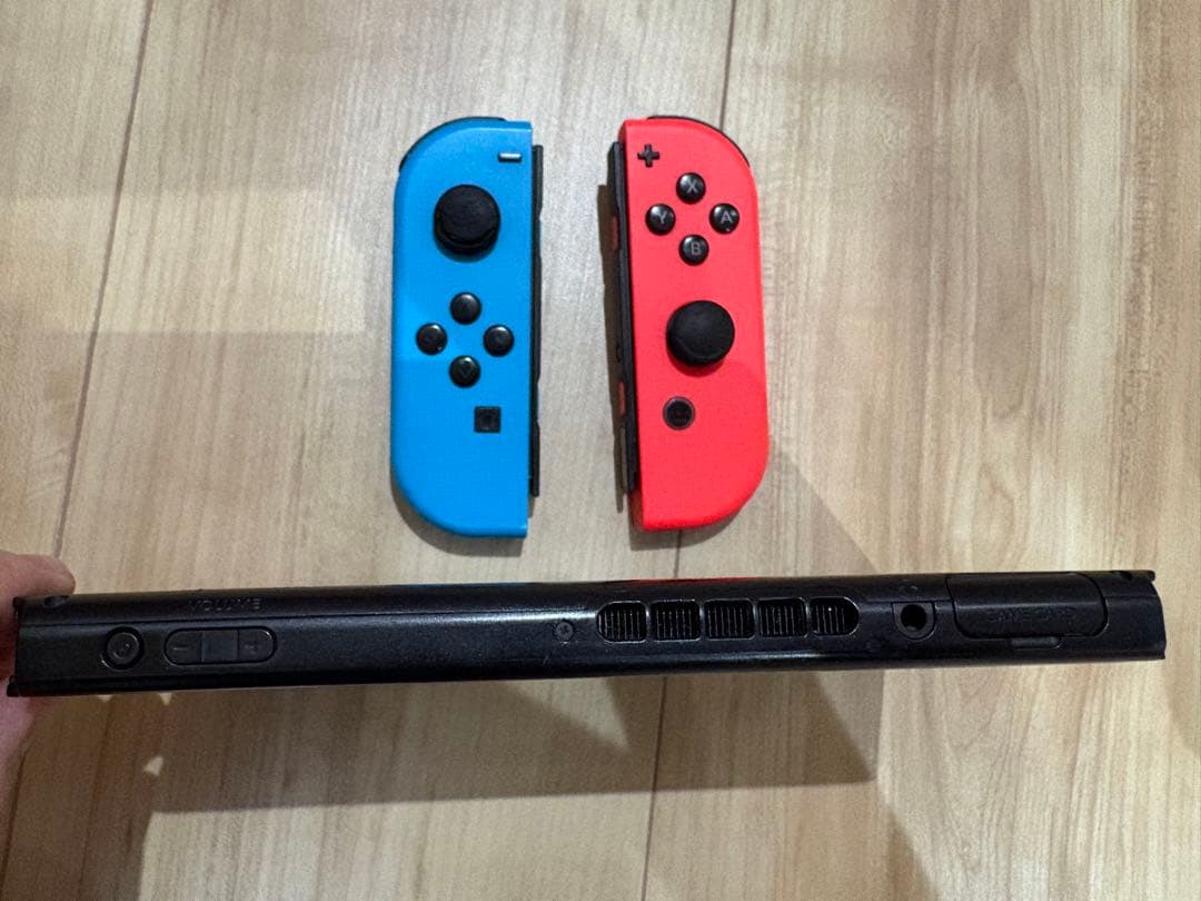 Nintendo Switch 2018年製　外箱＋付属品あり　公式修理歴あり