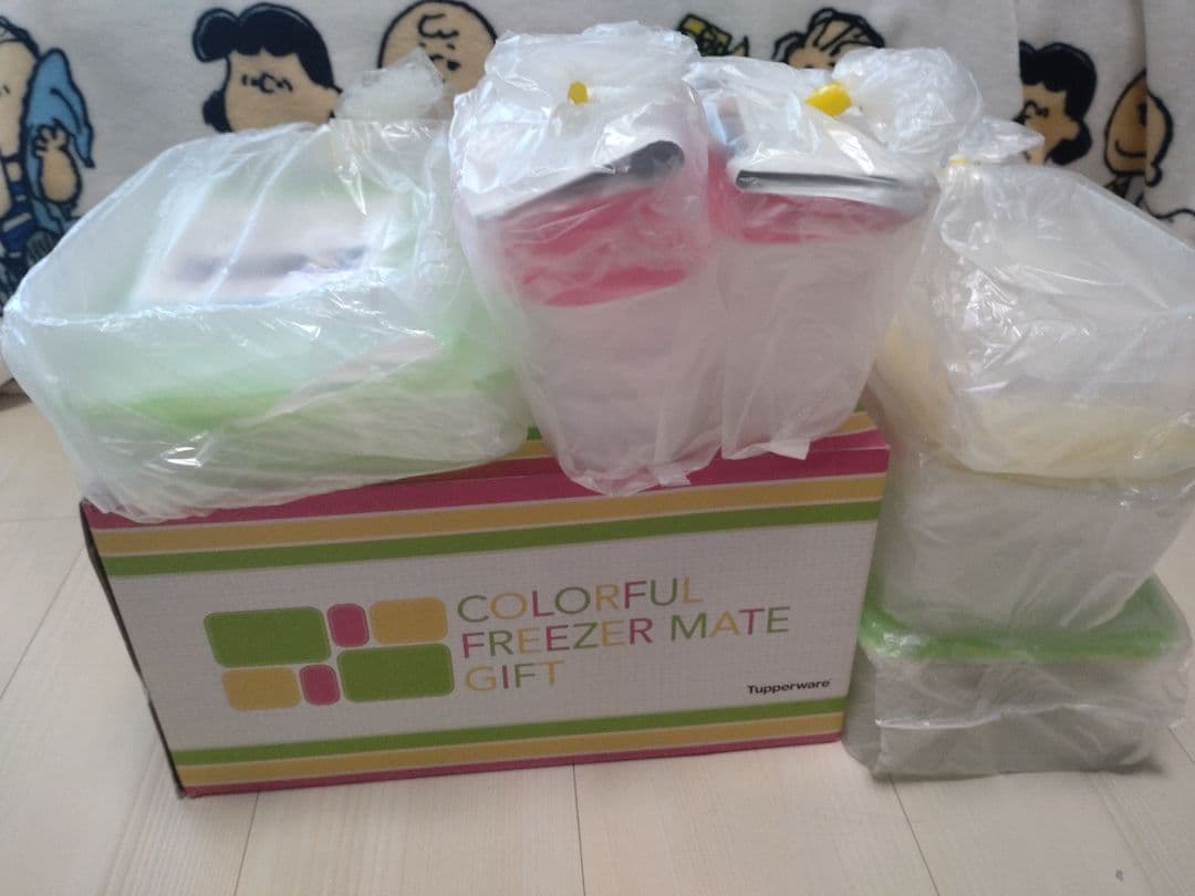 【値下げ】タッパーウェア　カラフルフリーザーギフト　新品未使用