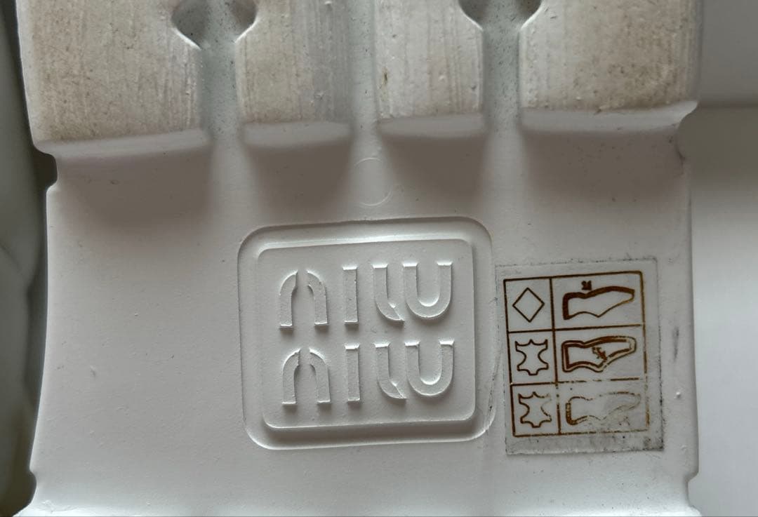 miumiu 35サイズ　厚底スニーカー　柔らかいレザー