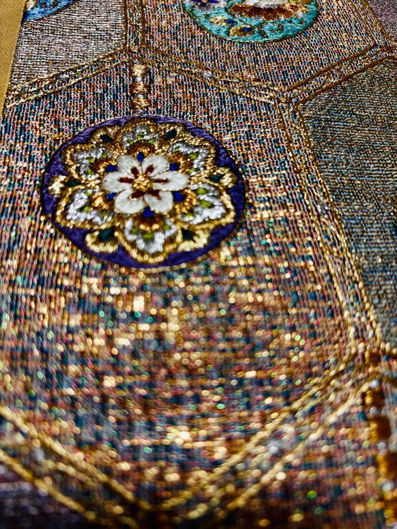 【超美品】袋帯 細かな蘇州刺繍 キラキラ 六通 宝相華 鳥花