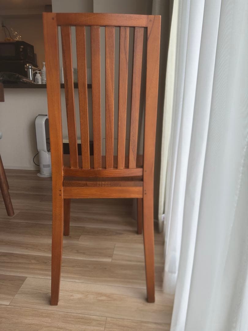 木製スラットバックダイニングチェア